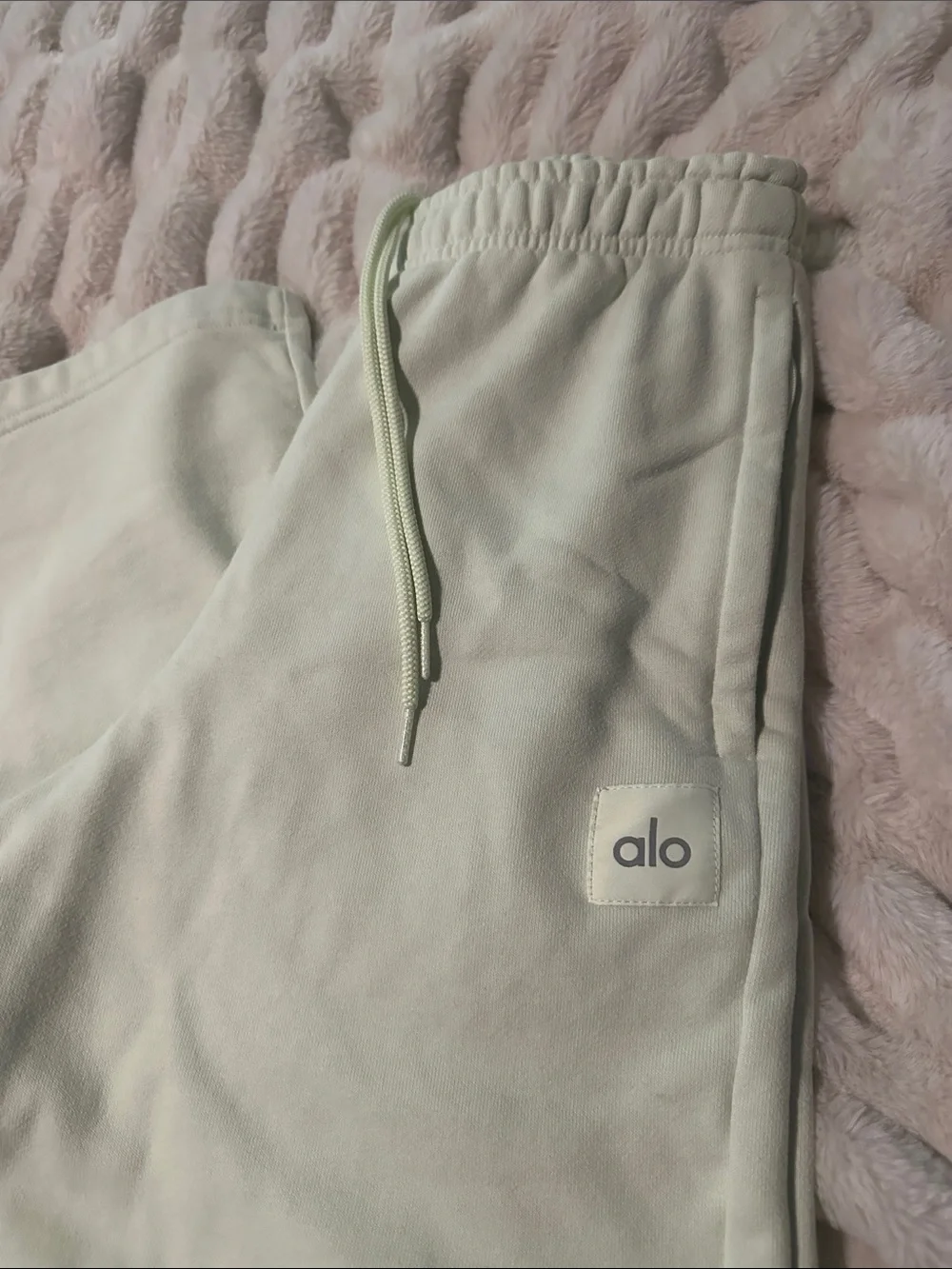 Alo Yoga Womens Mint Cream Cozy Sweatpants - Soft Drawstring Bottoms